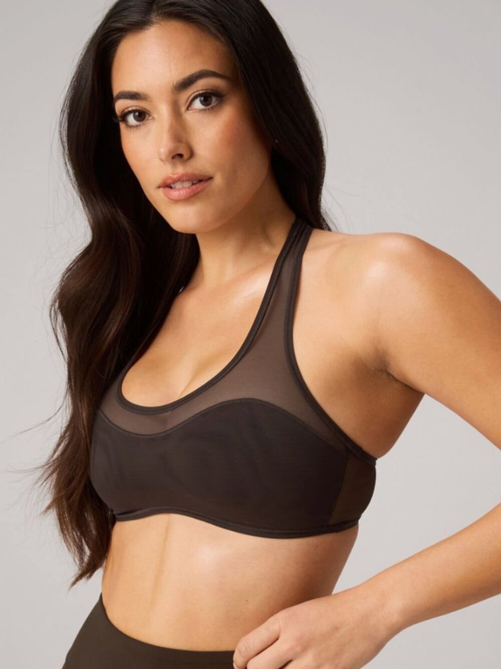 Elevated Track Pant (XS) & Mesh Low Impact Bralette (S) Set | Fabletics - Picture 4 of 6